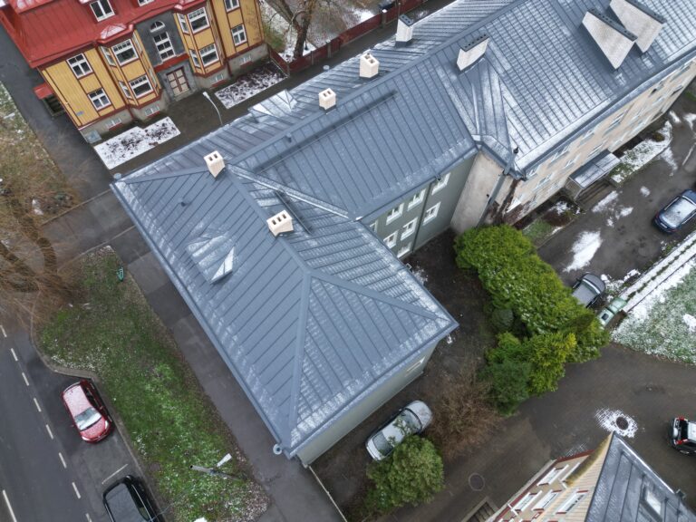 Valtsplekk-katuse ehitus Ristiku 4